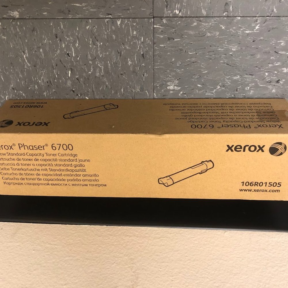 Xerox Phaser 6700 Yellow Standard Capacity Toner Cartridge 106R01505